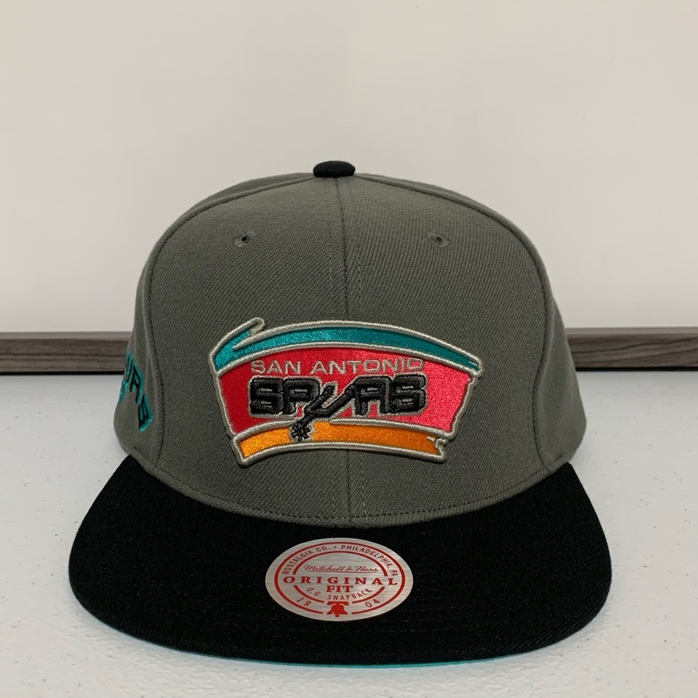 Mitchell & Ness San Antonio Spurs Hardwood Classics Adjustable Hat/Cap-OSFA NWT